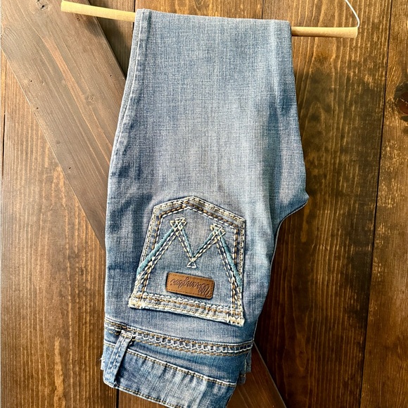 Wrangler Women's Retro Sadie Bootcut Jeans in Classic Blue - Picture 4 of 12